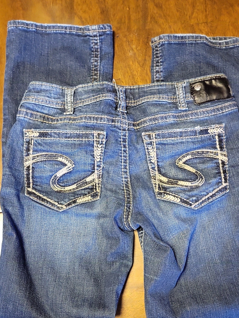 Silver Jeans Women's Blue Boot Cut Denim with Embroidered Back Pockets